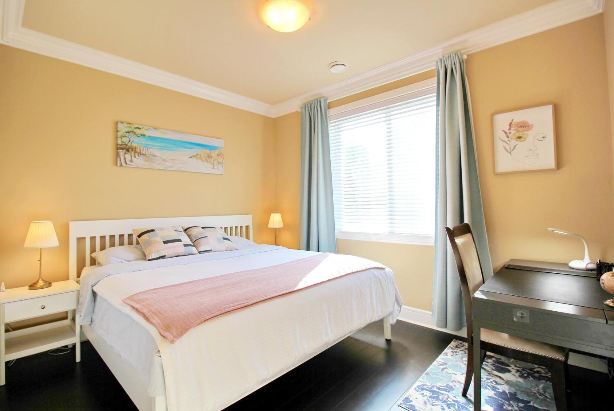 Close To Yvr King Sized Private Entrance Suite Richmond Exteriör bild